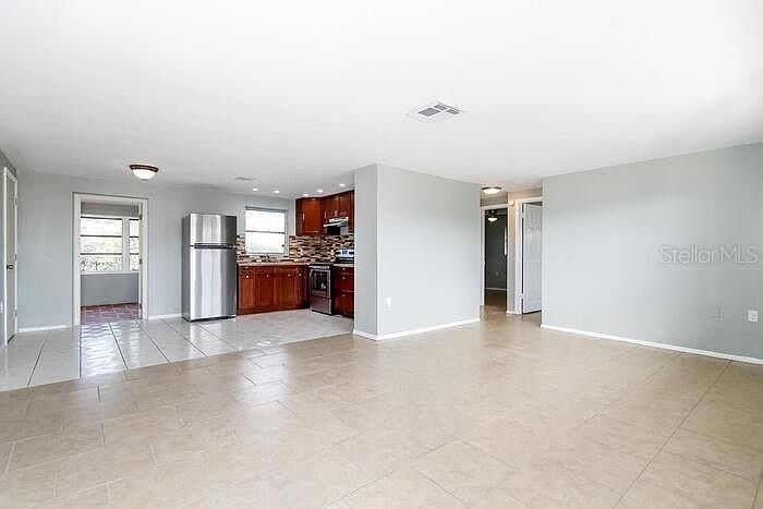 В аренду: $1,850 (2 спален, 2 ванн, 907 Квадратных фут)