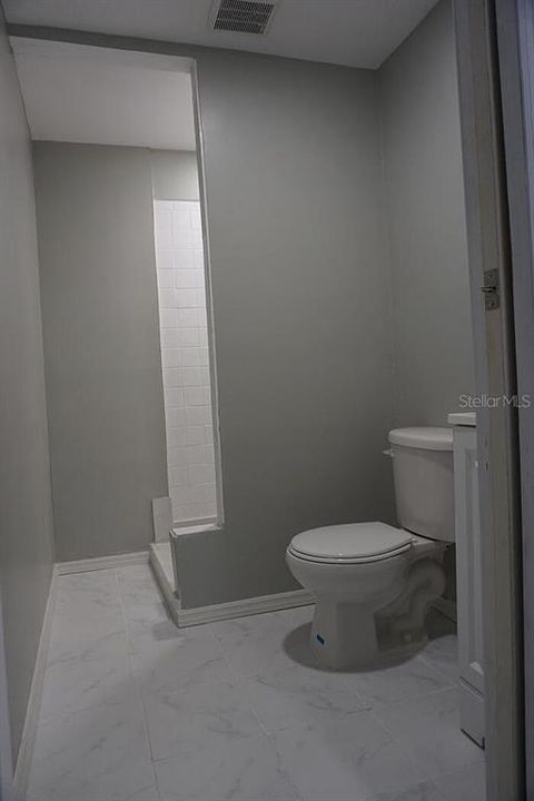 В аренду: $1,850 (2 спален, 2 ванн, 907 Квадратных фут)