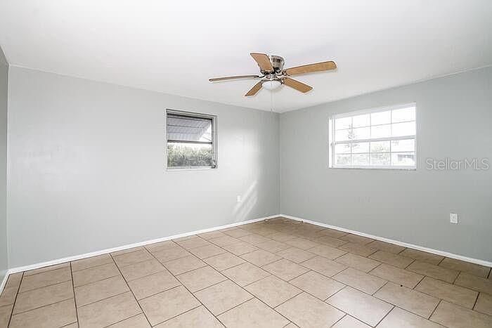 В аренду: $1,850 (2 спален, 2 ванн, 907 Квадратных фут)