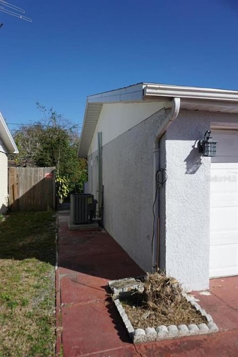 В аренду: $1,850 (2 спален, 2 ванн, 907 Квадратных фут)