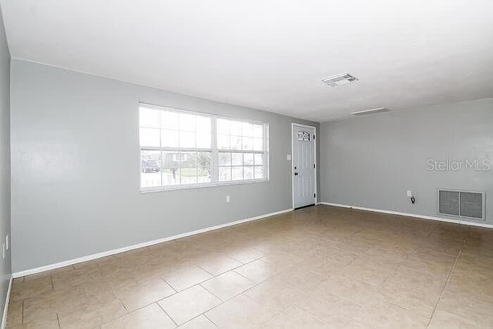 В аренду: $1,850 (2 спален, 2 ванн, 907 Квадратных фут)