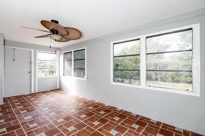 В аренду: $1,850 (2 спален, 2 ванн, 907 Квадратных фут)