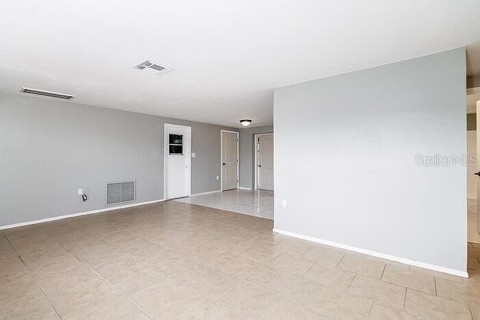 В аренду: $1,850 (2 спален, 2 ванн, 907 Квадратных фут)