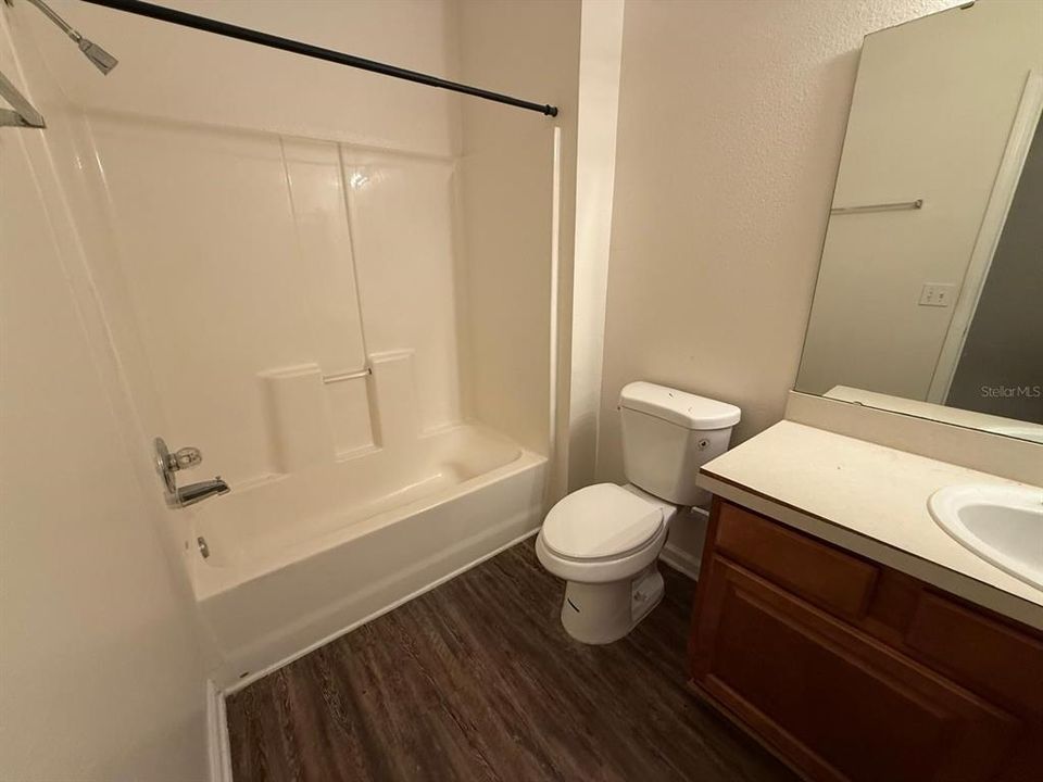 For Sale: $115,000 (2 beds, 2 baths, 940 Square Feet)