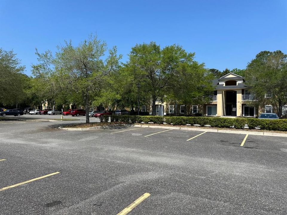 For Sale: $115,000 (2 beds, 2 baths, 940 Square Feet)