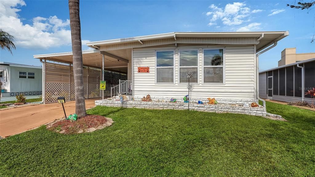 For Sale: $124,900 (2 beds, 2 baths, 960 Square Feet)