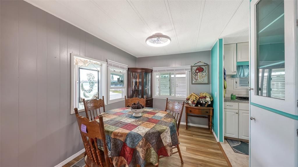 For Sale: $124,900 (2 beds, 2 baths, 960 Square Feet)