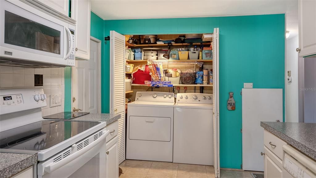 For Sale: $124,900 (2 beds, 2 baths, 960 Square Feet)