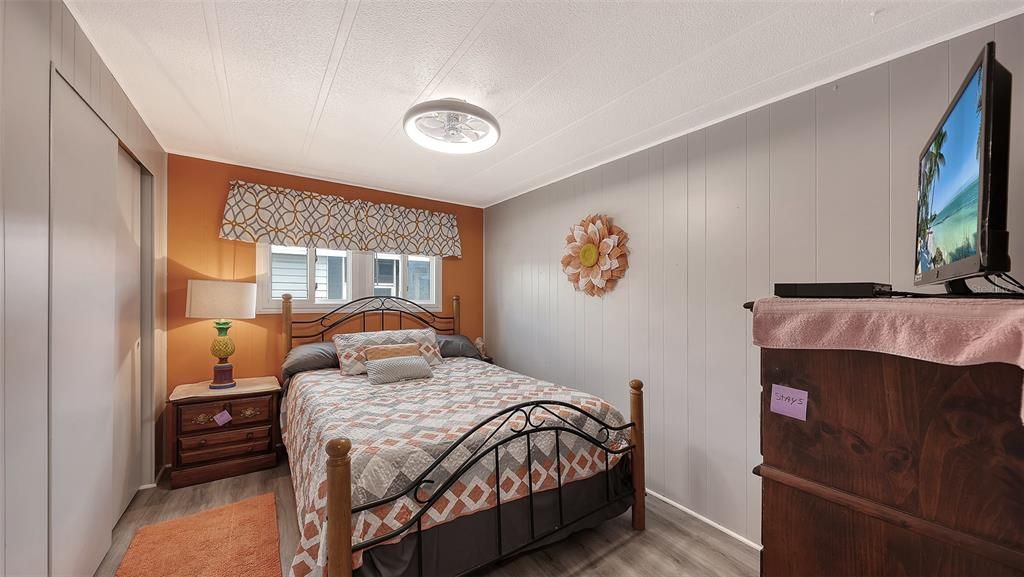 For Sale: $124,900 (2 beds, 2 baths, 960 Square Feet)