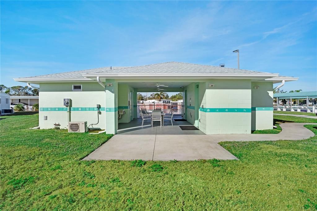 For Sale: $124,900 (2 beds, 2 baths, 960 Square Feet)