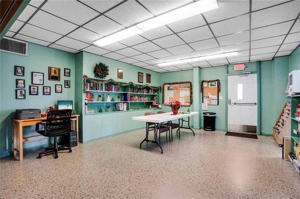 For Sale: $124,900 (2 beds, 2 baths, 960 Square Feet)