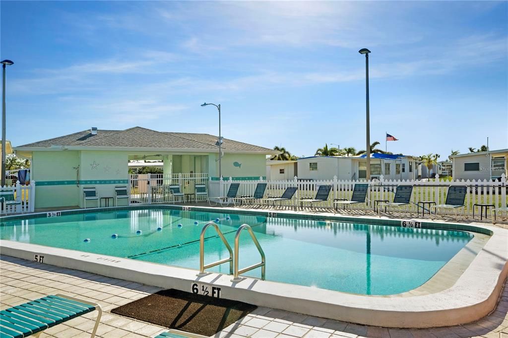 For Sale: $124,900 (2 beds, 2 baths, 960 Square Feet)