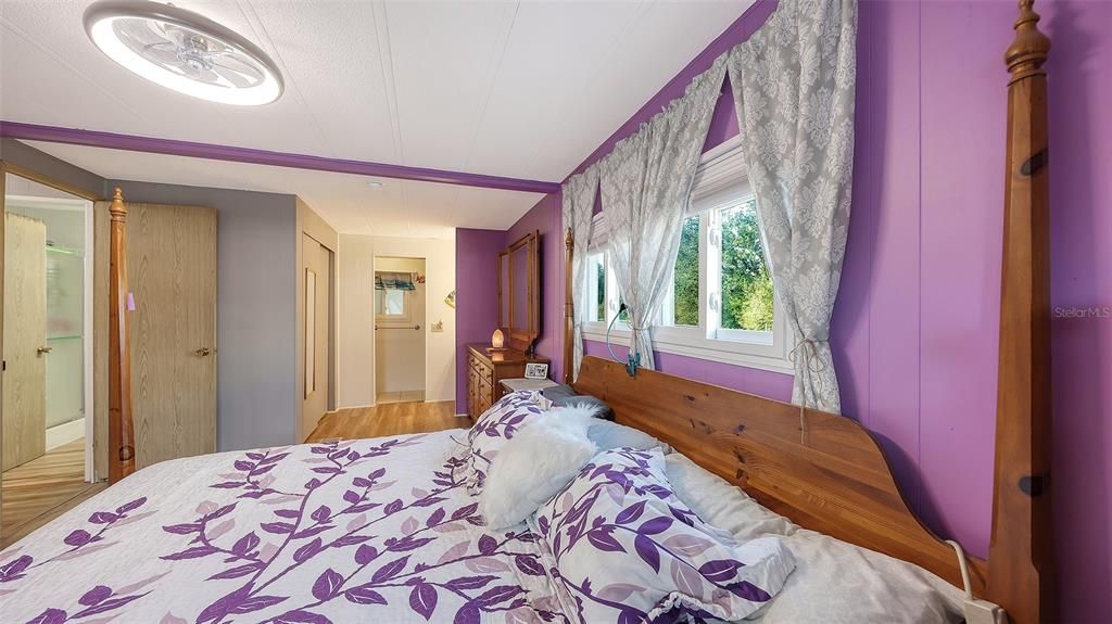 For Sale: $124,900 (2 beds, 2 baths, 960 Square Feet)