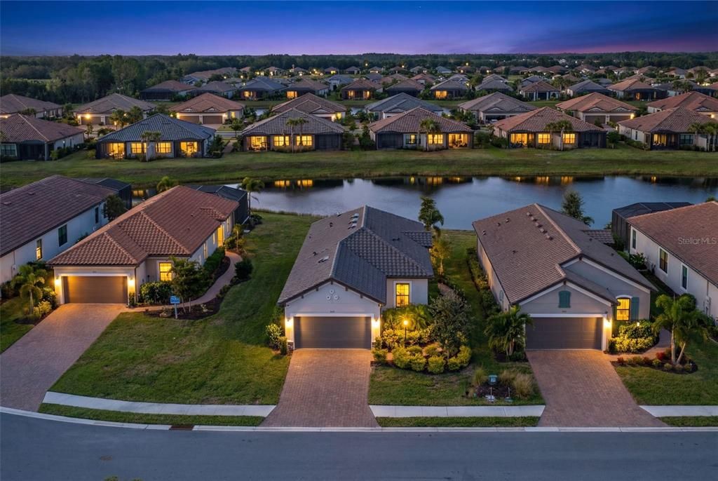 待售: $675,000 (2 贝兹, 2 浴室, 1689 平方英尺)