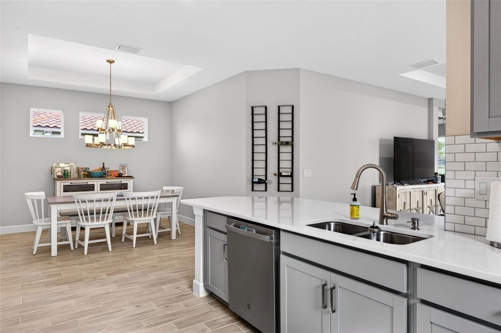 待售: $675,000 (2 贝兹, 2 浴室, 1689 平方英尺)