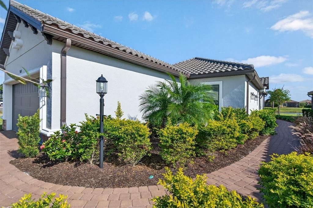 待售: $675,000 (2 贝兹, 2 浴室, 1689 平方英尺)