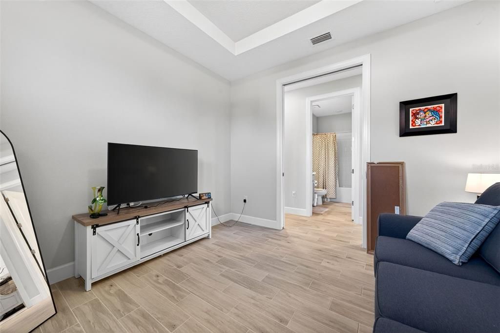 待售: $675,000 (2 贝兹, 2 浴室, 1689 平方英尺)