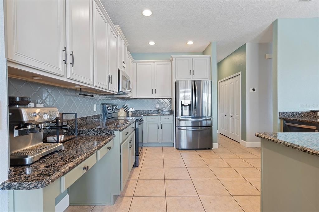 En Venta: $775,000 (5 camas, 3 baños, 3138 Pies cuadrados)