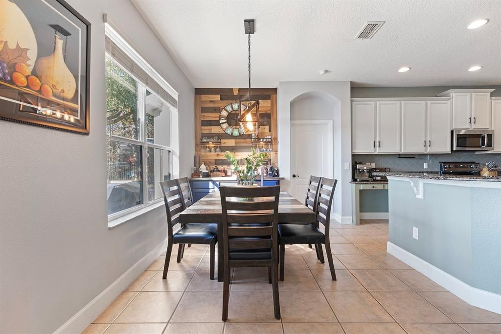 En Venta: $775,000 (5 camas, 3 baños, 3138 Pies cuadrados)