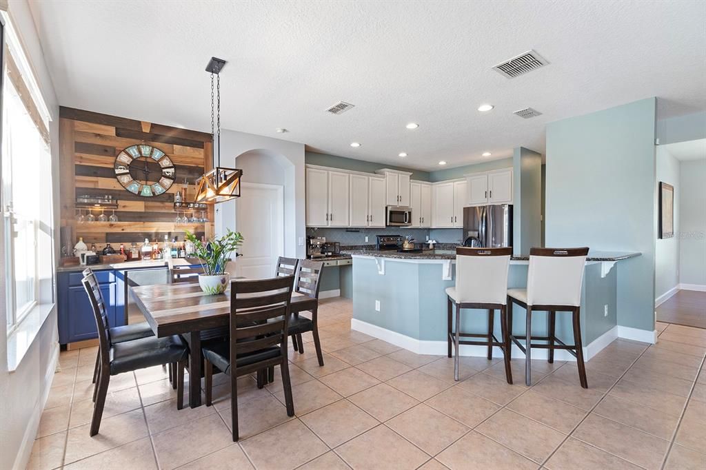 En Venta: $775,000 (5 camas, 3 baños, 3138 Pies cuadrados)