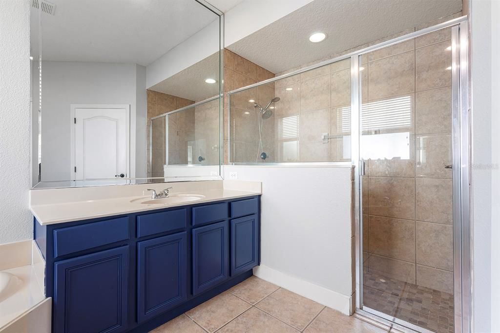 En Venta: $775,000 (5 camas, 3 baños, 3138 Pies cuadrados)