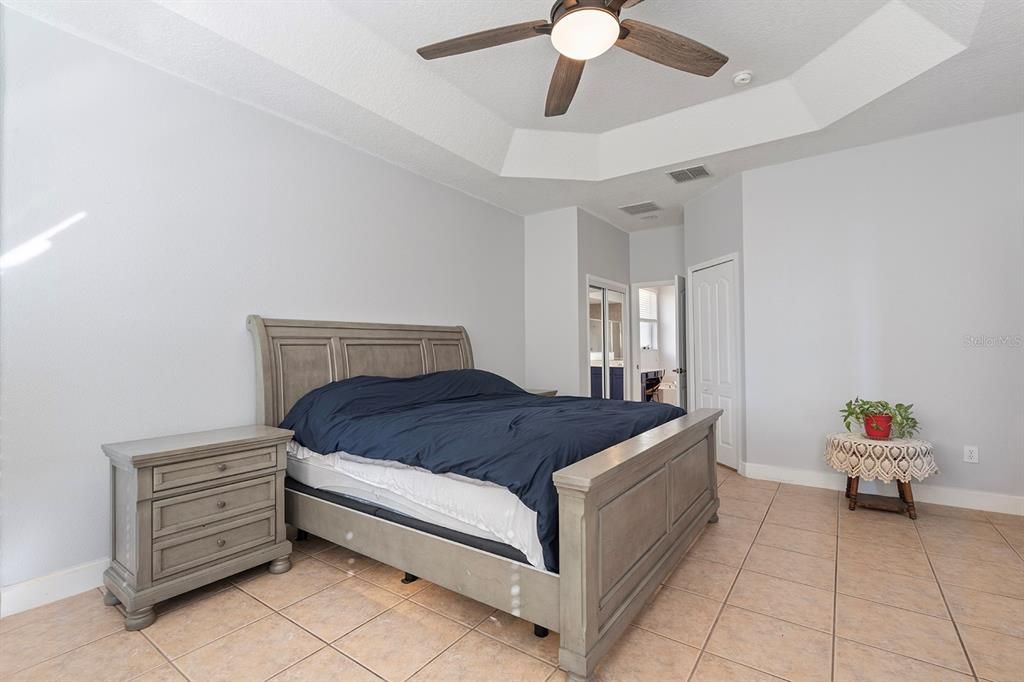 En Venta: $775,000 (5 camas, 3 baños, 3138 Pies cuadrados)