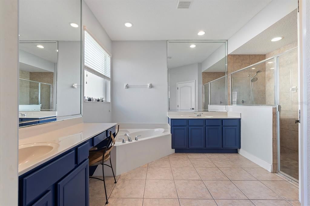 En Venta: $775,000 (5 camas, 3 baños, 3138 Pies cuadrados)