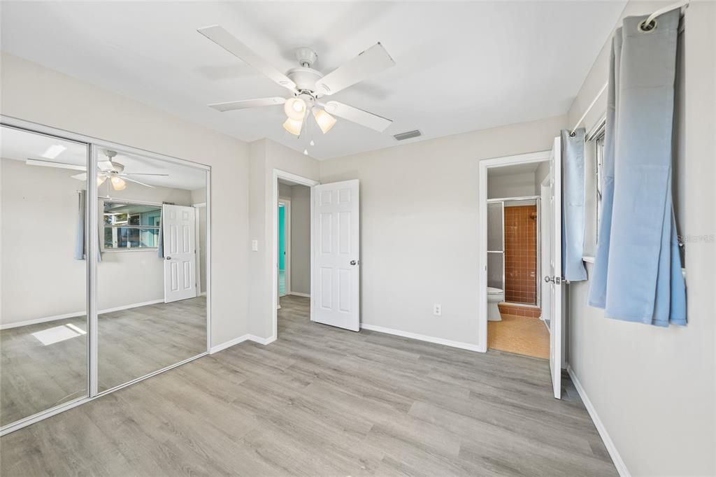 На продажу: $289,900 (3 спален, 2 ванн, 1603 Квадратных фут)