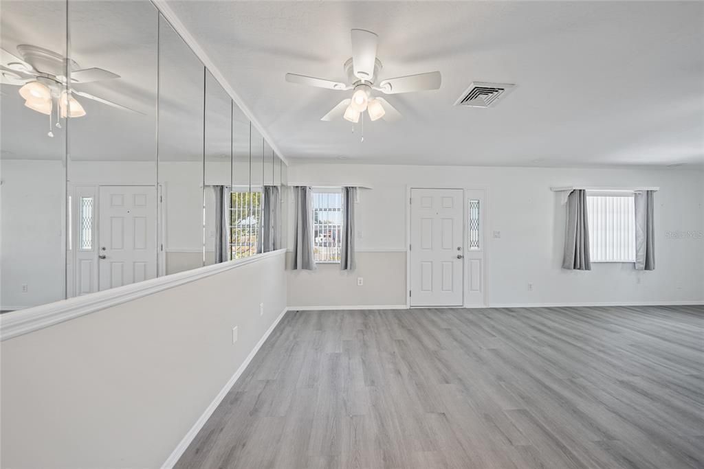 На продажу: $289,900 (3 спален, 2 ванн, 1603 Квадратных фут)