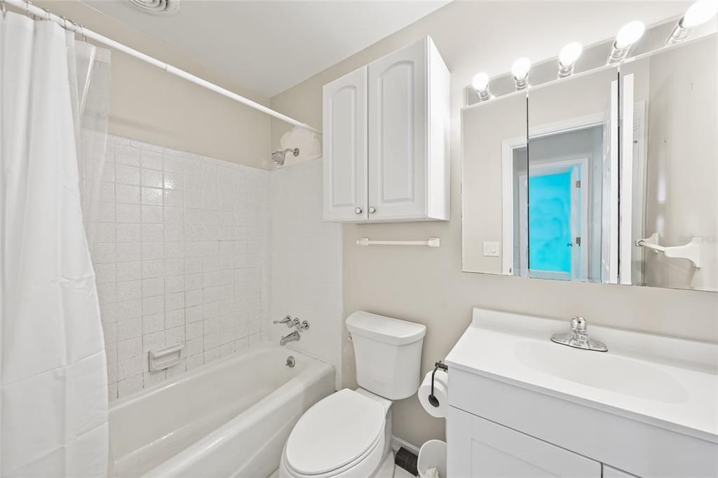 На продажу: $289,900 (3 спален, 2 ванн, 1603 Квадратных фут)