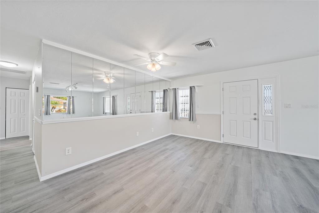 На продажу: $289,900 (3 спален, 2 ванн, 1603 Квадратных фут)