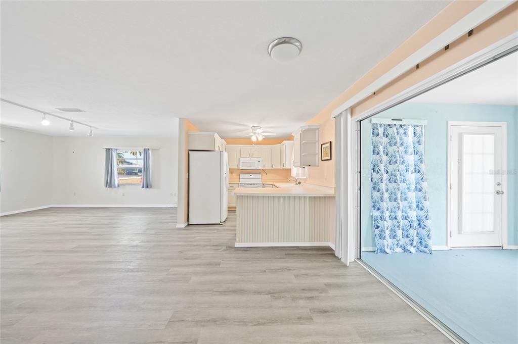 На продажу: $289,900 (3 спален, 2 ванн, 1603 Квадратных фут)