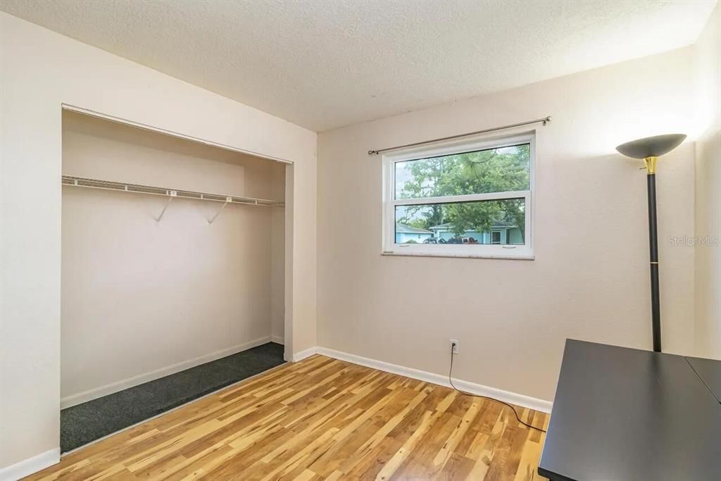 For Sale: $285,000 (3 beds, 2 baths, 1025 Square Feet)