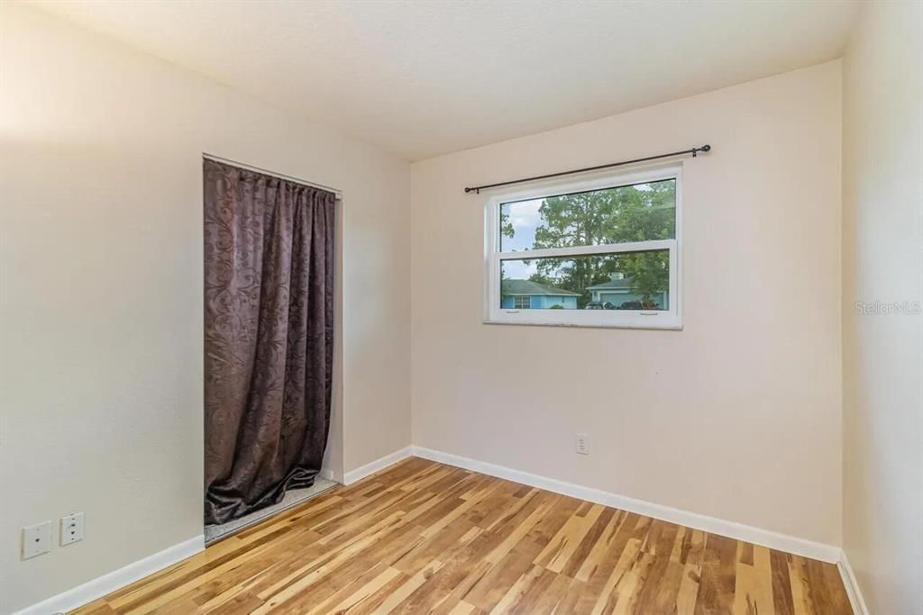 For Sale: $285,000 (3 beds, 2 baths, 1025 Square Feet)