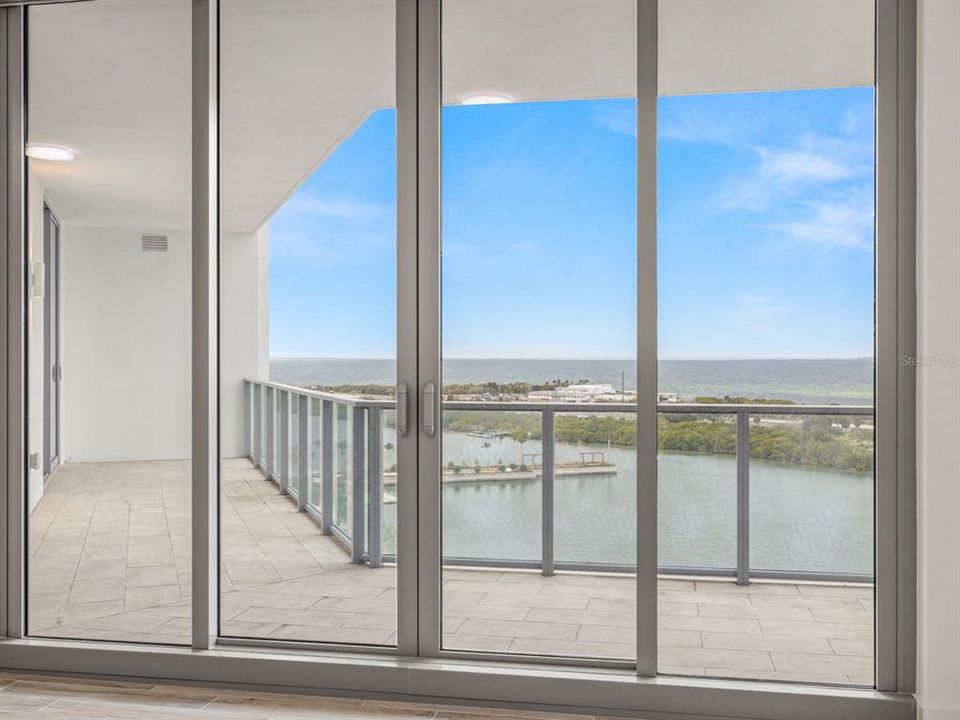 For Rent: $6,995 (3 beds, 3 baths, 1806 Square Feet)