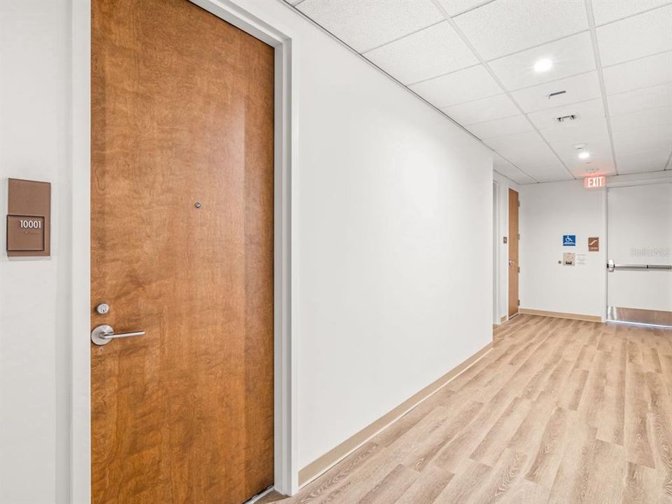 For Rent: $6,995 (3 beds, 3 baths, 1806 Square Feet)