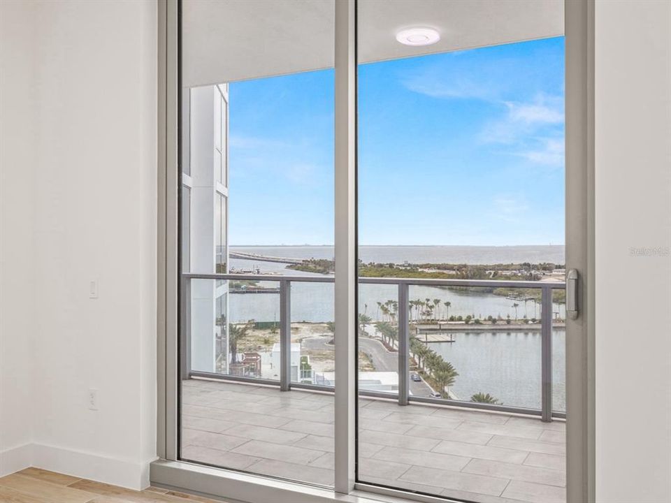 For Rent: $6,995 (3 beds, 3 baths, 1806 Square Feet)