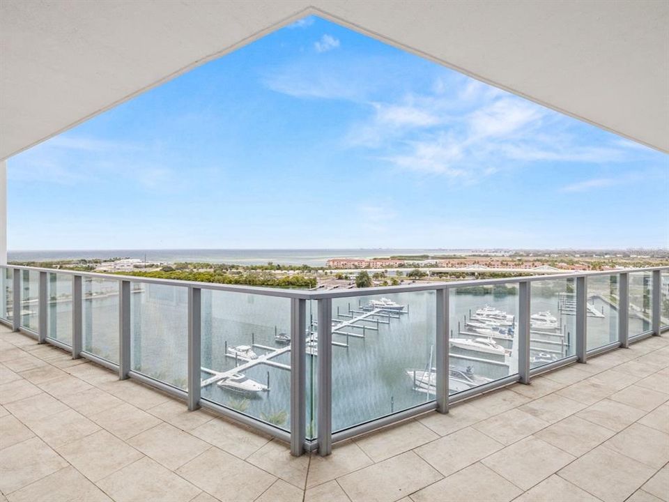 For Rent: $6,995 (3 beds, 3 baths, 1806 Square Feet)