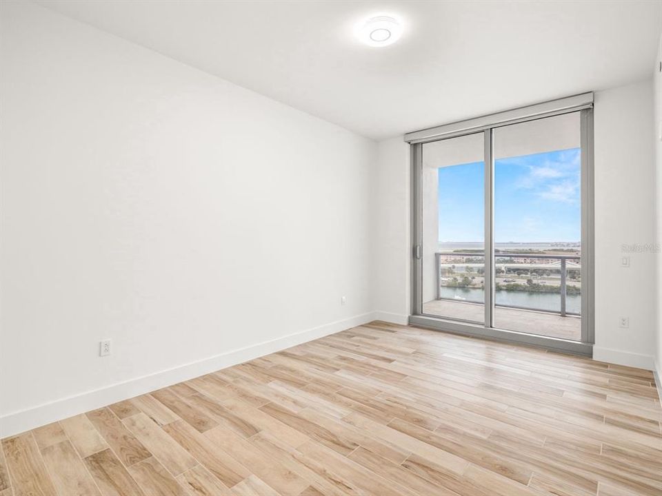 For Rent: $6,995 (3 beds, 3 baths, 1806 Square Feet)