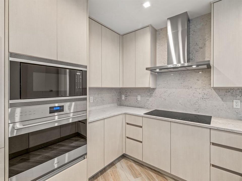 For Rent: $6,995 (3 beds, 3 baths, 1806 Square Feet)