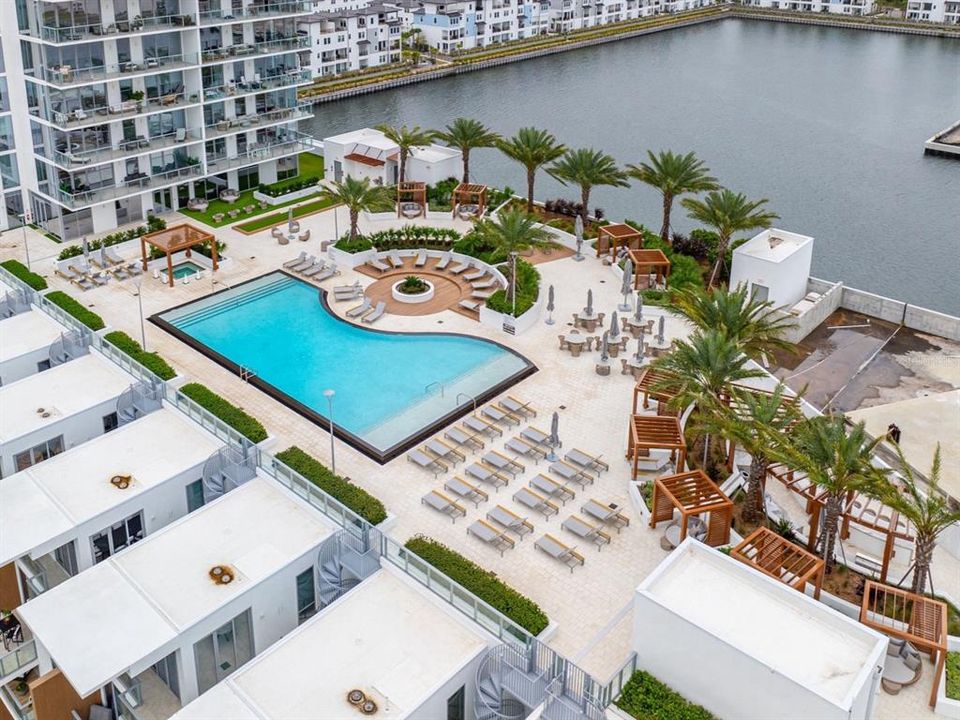 For Rent: $6,995 (3 beds, 3 baths, 1806 Square Feet)