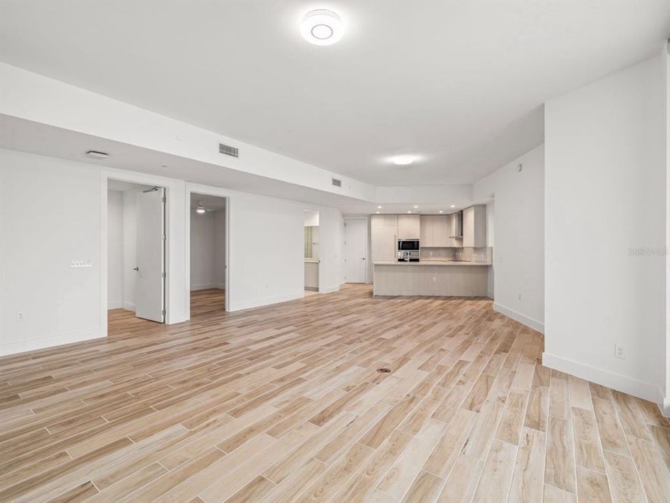 For Rent: $6,995 (3 beds, 3 baths, 1806 Square Feet)