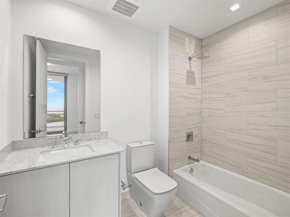 For Rent: $6,995 (3 beds, 3 baths, 1806 Square Feet)