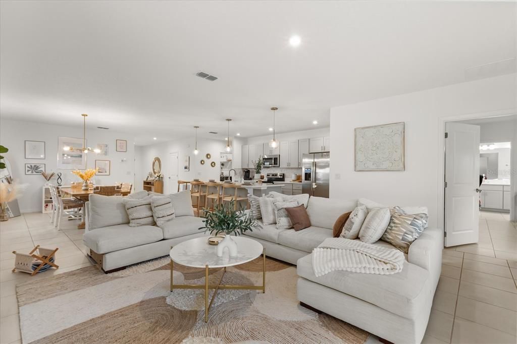 En Renta: $2,600 (4 camas, 3 baños, 2091 Pies cuadrados)