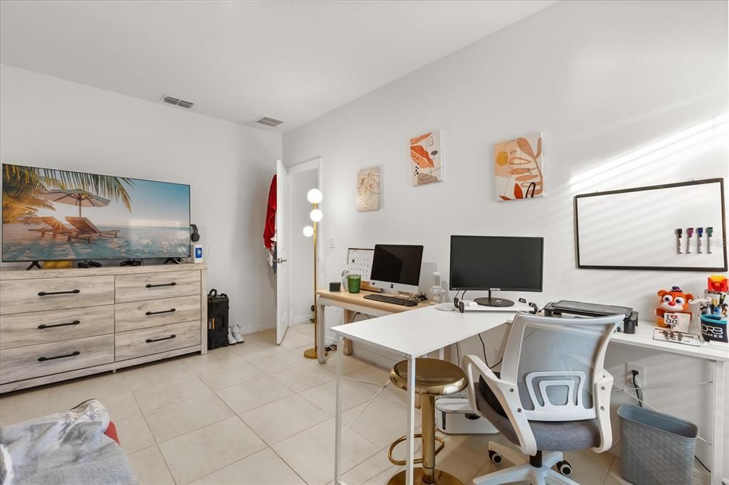 En Renta: $2,600 (4 camas, 3 baños, 2091 Pies cuadrados)