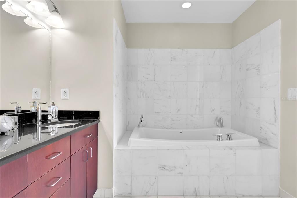 En Renta: $7,500 (3 camas, 3 baños, 2156 Pies cuadrados)