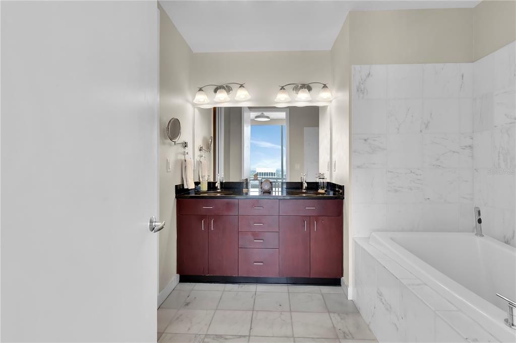 En Renta: $7,500 (3 camas, 3 baños, 2156 Pies cuadrados)