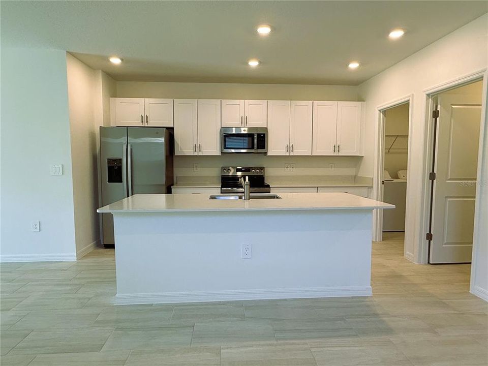 В аренду: $2,900 (5 спален, 2 ванн, 2389 Квадратных фут)