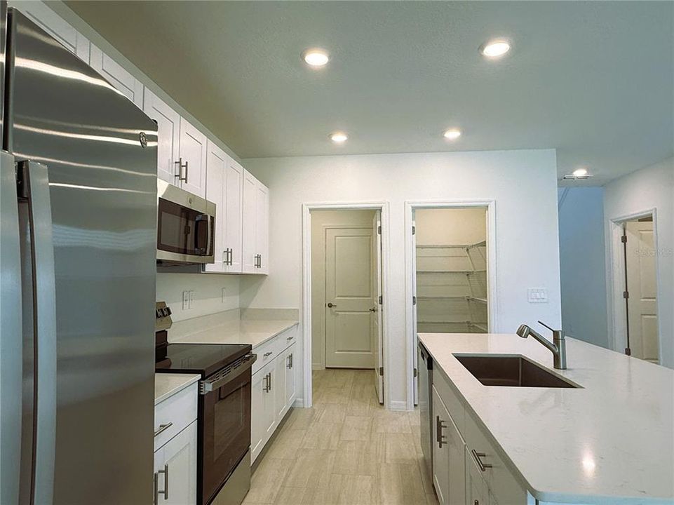 В аренду: $2,900 (5 спален, 2 ванн, 2389 Квадратных фут)