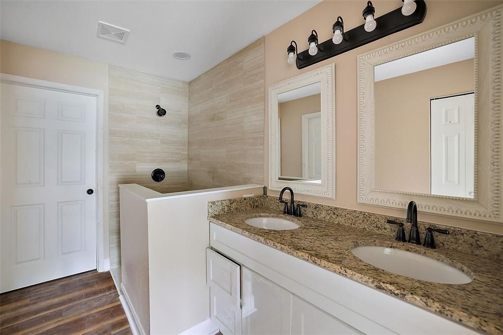 На продажу: $249,000 (3 спален, 2 ванн, 1439 Квадратных фут)